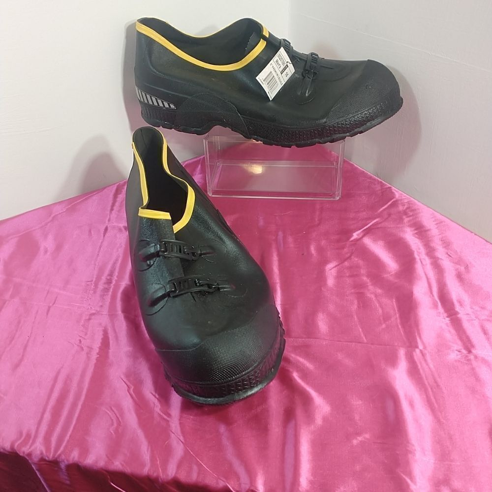 LACROSSE 267110 ZXT 2 BUCKLE Over shoe OVERSHOE  MENS/HOMMES SZ 16 New